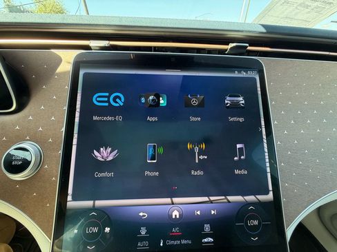 Used 2023 Mercedes-Benz EQE 500 4MATIC SUV image 25