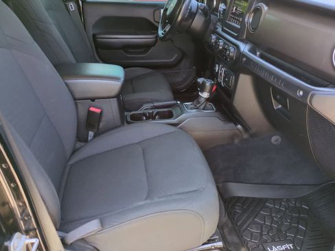 Used 2020 Jeep Wrangler Unlimited Sport AWD/4WD image 21