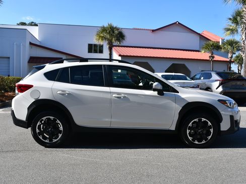 Used 2023 Subaru Crosstrek 2.0i Premium image 5
