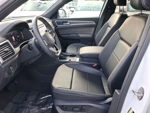 Used 2023 Volkswagen Atlas Cross Sport SE FWD image 14