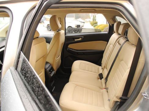Used 2021 Ford Edge SE FWD image 11