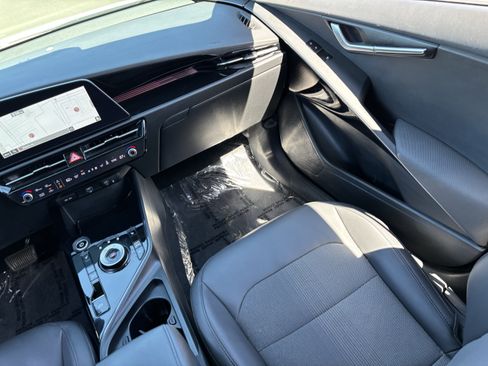 Certified 2023 Kia Niro Wind FWD image 14