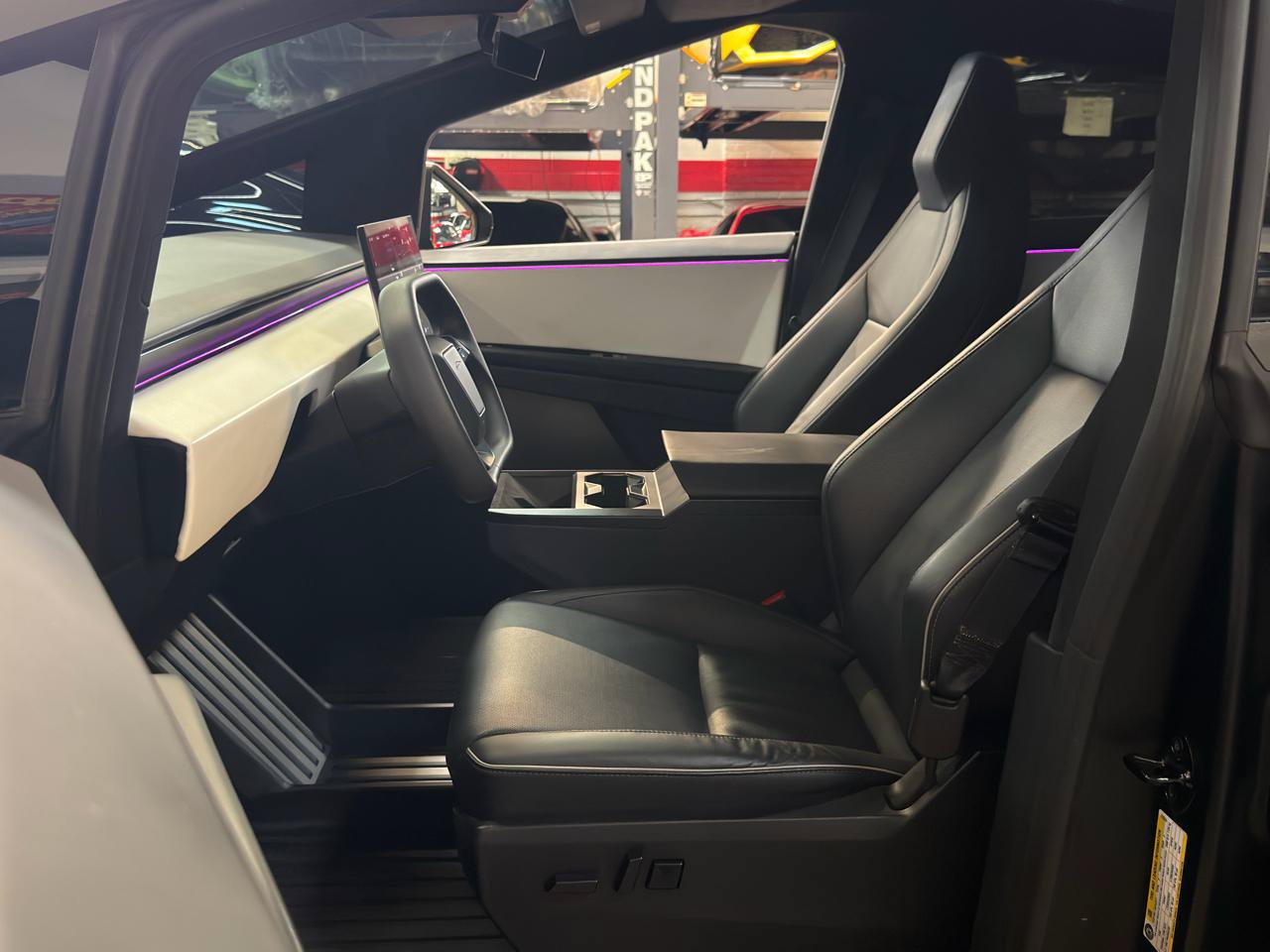 Used 2024 Tesla Cybertruck AWD Crew Cab image 13