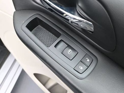 Used 2014 Dodge Grand Caravan SE w/ Quick Order Package 29E SE FWD image 41