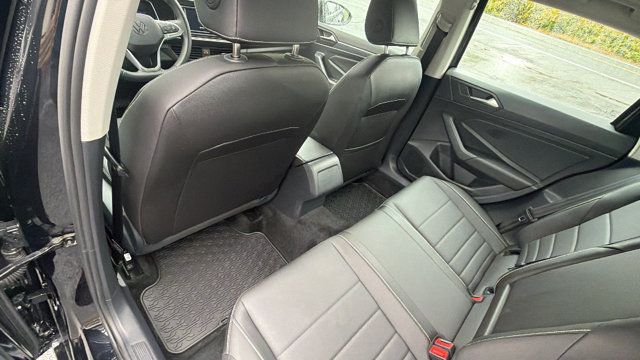 Used 2024 Volkswagen Jetta SE FWD image 27