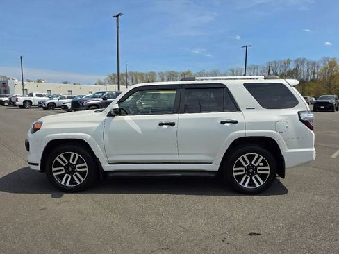 Used 2023 Toyota 4Runner Limited AWD/4WD image 4