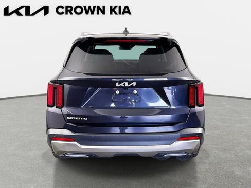 Certified 2025 Kia Sorento EX FWD image 6