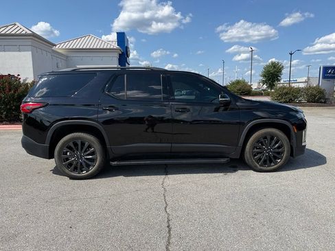 Used 2023 Chevrolet Traverse RS FWD image 8