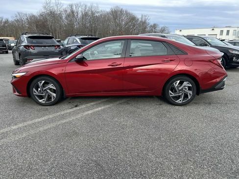 Certified 2025 Hyundai Elantra Sport image 6