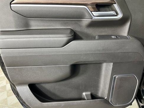 Used 2022 Chevrolet Silverado 1500 LT w/ Z71 Off-Road Package image 18