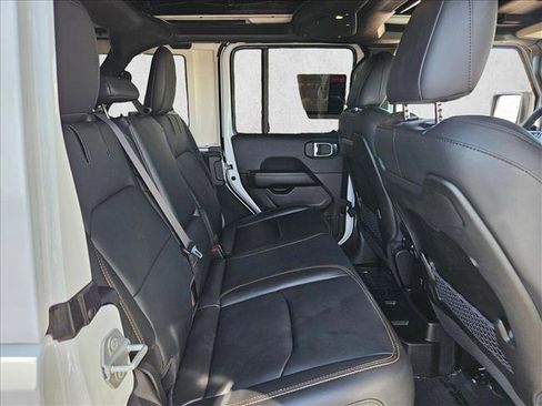 Used 2024 Jeep Wrangler Unlimited Sahara w/ Technology Group AWD/4WD image 24