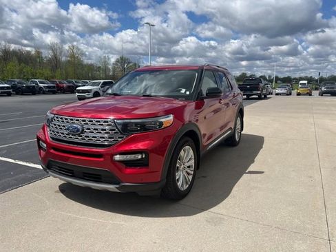 Used 2024 Ford Explorer Limited w/ Equipment Group 301A AWD/4WD image 3