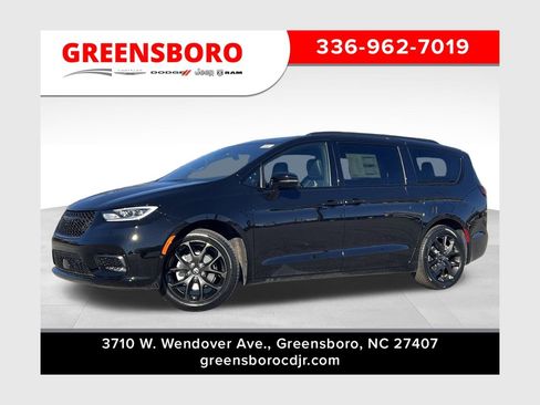 New 2026 Chrysler Pacifica Select w/ S Appearance Package FWD image 1
