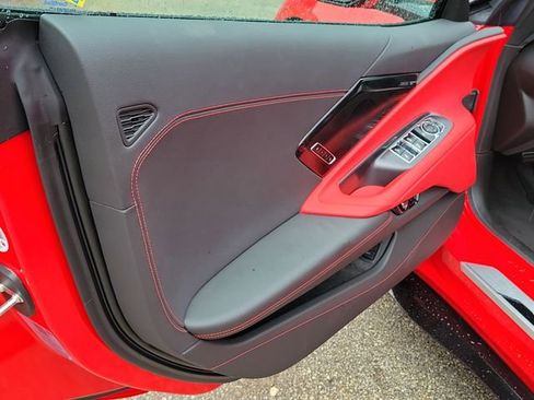 Used 2025 Chevrolet Corvette Z06 RWD image 18