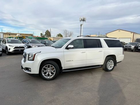 Used 2017 GMC Yukon XL SLT w/ Open Road Package image 2