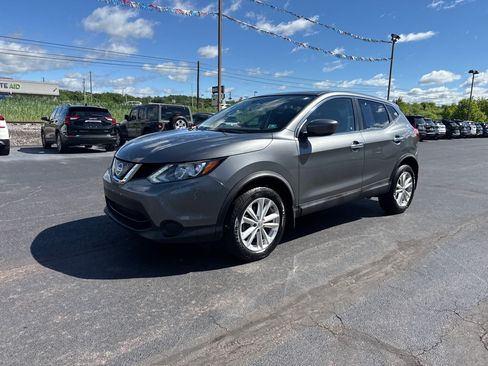 Used 2018 Nissan Rogue Sport S w/ S Appearance Package AWD/4WD image 5