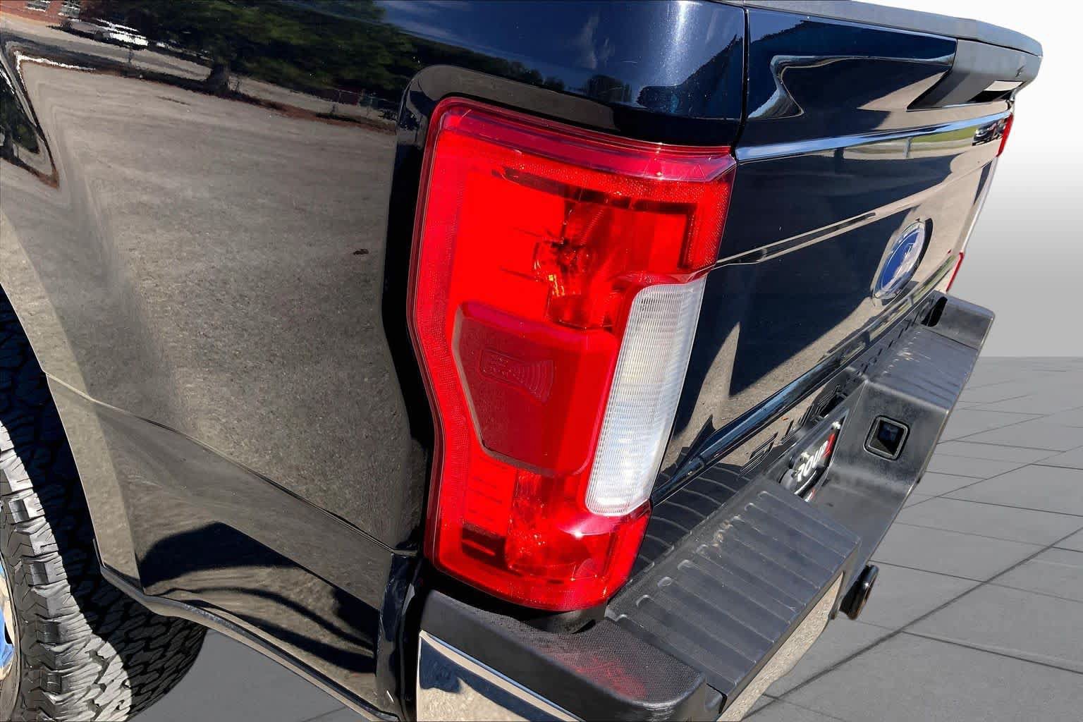 Used 2019 Ford F250 Lariat w/ Lariat Ultimate Package AWD/4WD image 29