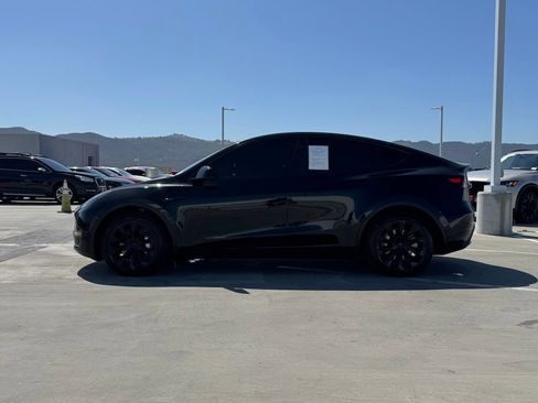 Used 2023 Tesla Model Y Long Range AWD/4WD image 6