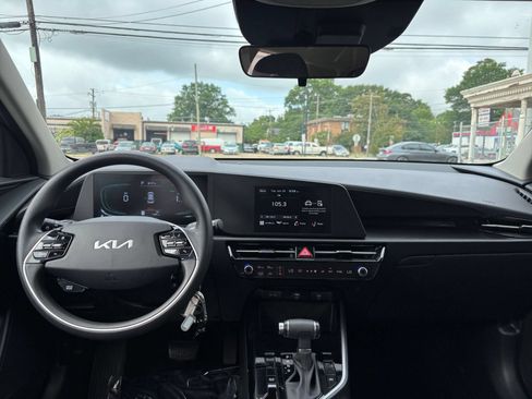 Used 2026 Kia Niro LX FWD image 32