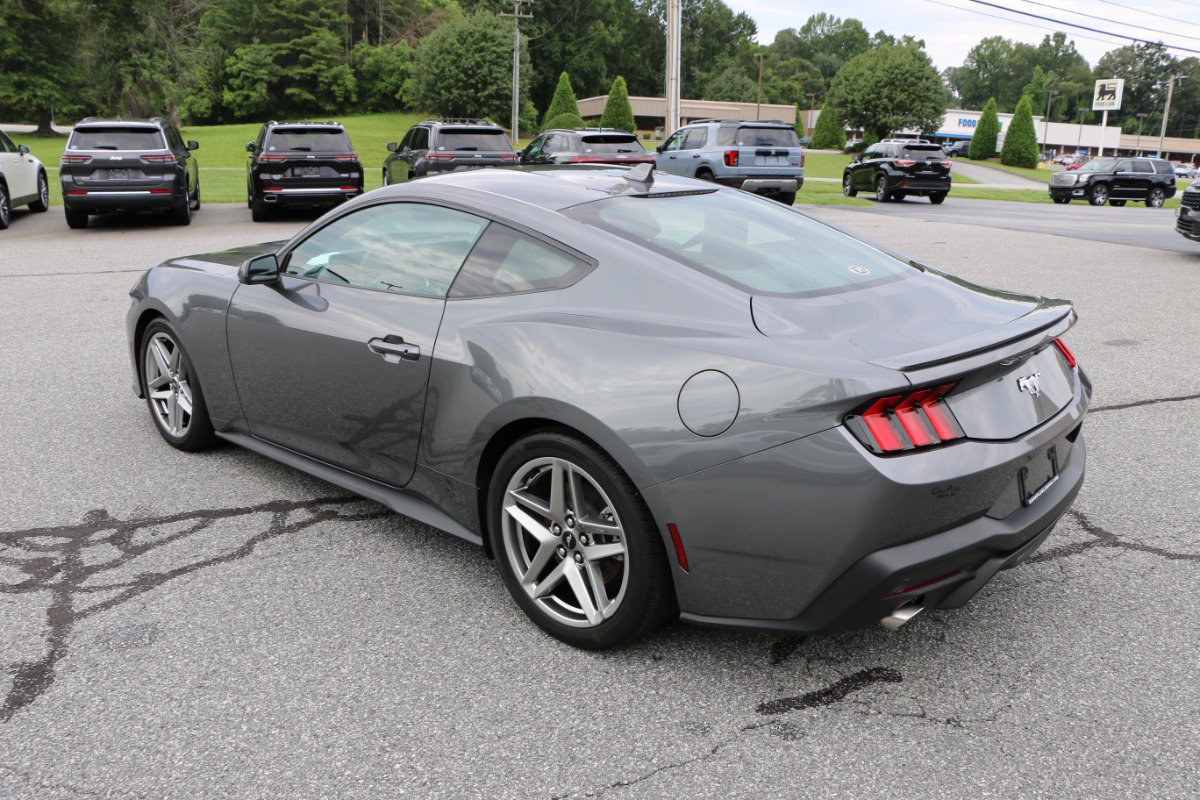 Used 2024 Ford Mustang Premium RWD image 3