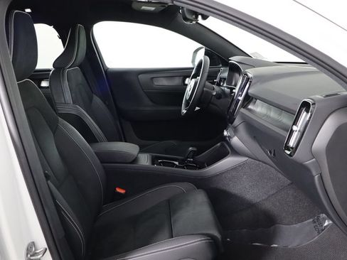 Used 2023 Volvo C40 P8 Recharge Ultimate AWD/4WD image 17
