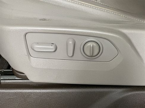 Used 2019 Chevrolet Silverado 1500 LTZ image 23