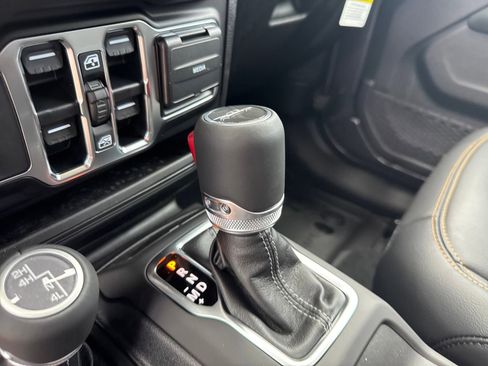 New 2025 Jeep Gladiator Sport image 24