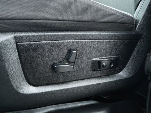 Certified 2024 RAM 2500 Big Horn AWD/4WD image 23