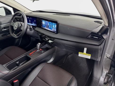 New 2026 Nissan Kicks SR FWD image 26