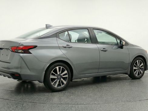 Used 2025 Nissan Versa SV image 9