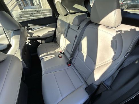 Certified 2024 INFINITI QX50 Luxe image 23