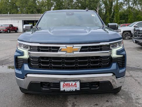 Used 2024 Chevrolet Silverado 1500 LT w/ Z71 Off-Road Package AWD/4WD image 2