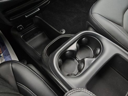 New 2026 Chrysler Pacifica Select image 24