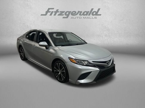 Used 2018 Toyota Camry SE FWD image 10