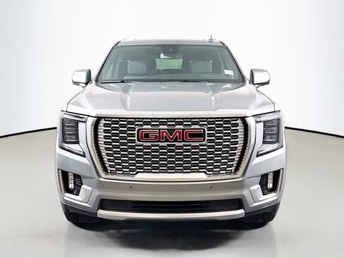 Used 2024 GMC Yukon XL Denali AWD/4WD image 2