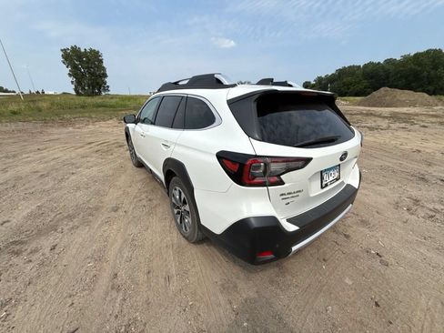 Used 2024 Subaru Outback Touring w/ Popular Package #2 AWD/4WD image 9
