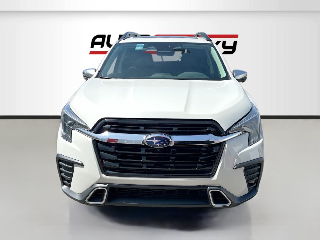 Used 2023 Subaru Ascent Touring AWD/4WD image 2