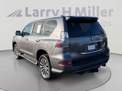 Used 2020 Lexus GX 460 Luxury w/ Accessory Package AWD/4WD image 3