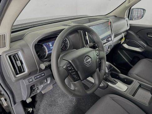 New 2025 Nissan Frontier SV w/ SV Convenience Package image 9