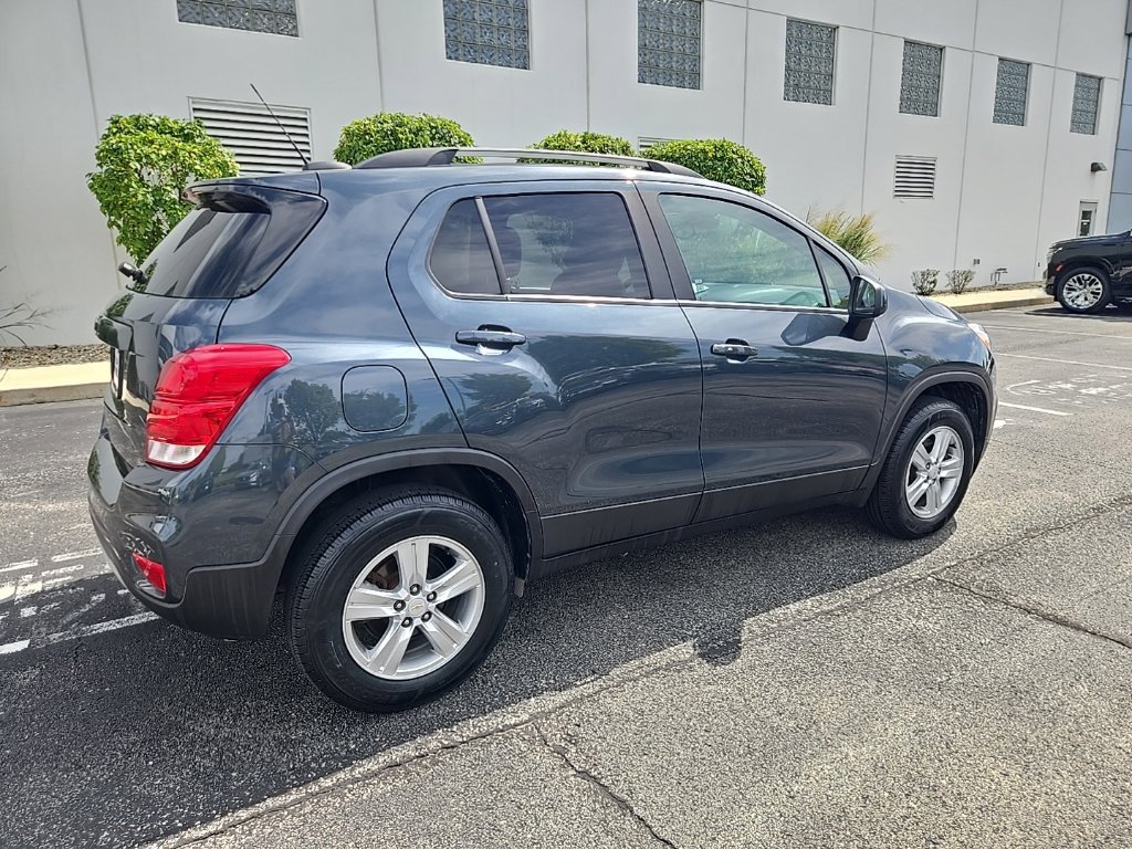 Used 2021 Chevrolet Trax LT w/ LT Convenience Package AWD/4WD image 8