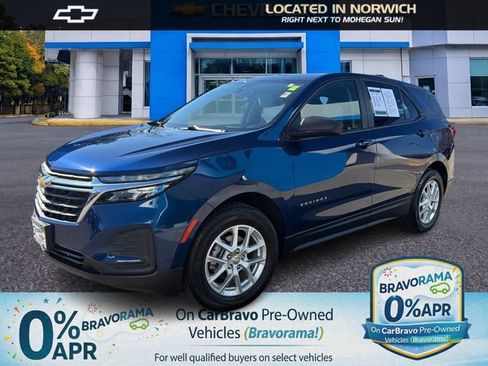 Certified 2022 Chevrolet Equinox LS w/ LS Convenience Package FWD image 1