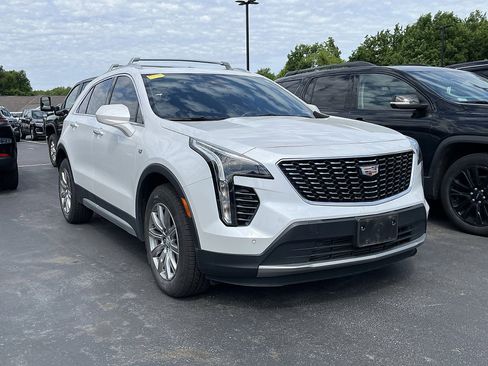 Used 2020 Cadillac XT4 Premium Luxury w/ Cold Weather Package FWD image 2