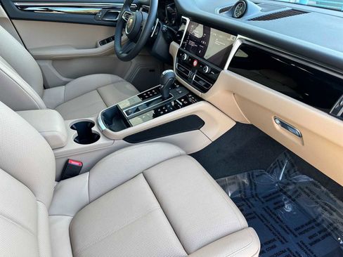 New 2026 Porsche Macan image 17