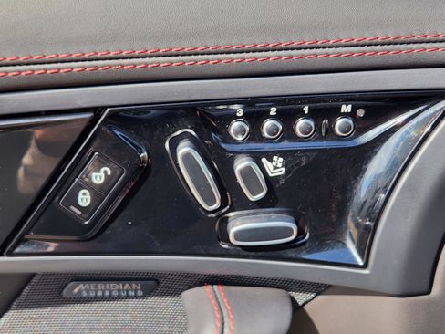 Used 2020 Jaguar F-TYPE R AWD/4WD image 26