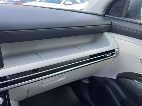 Used 2025 Hyundai Tucson Limited image 35
