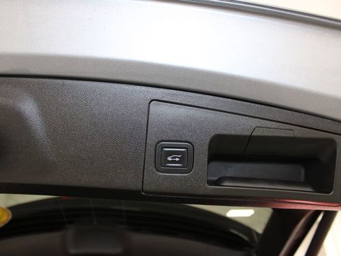 Used 2024 Cadillac XT4 Premium Luxury AWD/4WD image 30