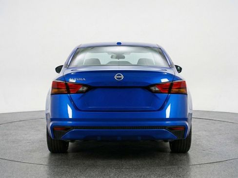 Used 2025 Nissan Altima 2.5 SV image 7