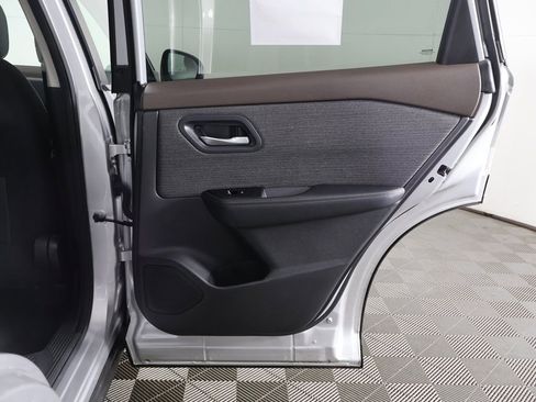 Used 2022 Nissan Rogue SV image 24