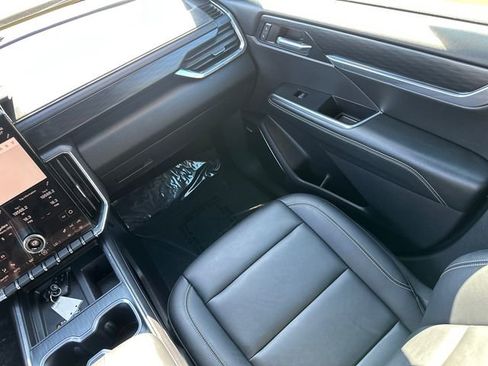 Used 2024 GMC Acadia Elevation w/ Black Edition image 22