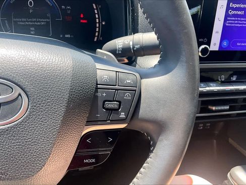 Used 2025 Toyota Camry SE FWD image 24